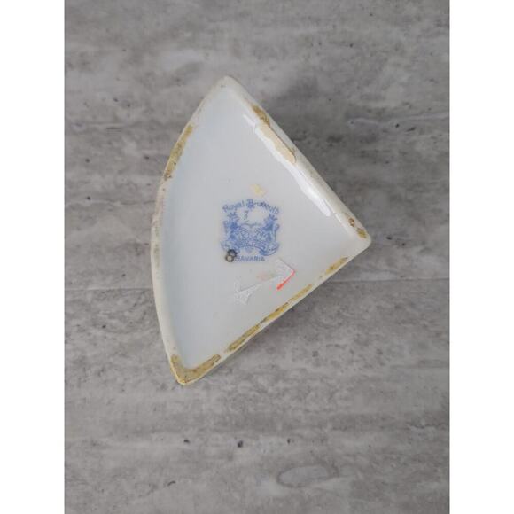 1910 Antique ROYAL BAYREUTH, Bavaria ROSE TAPESTRY, Small Trinket Dish, Triangle - Picture 8 of 12